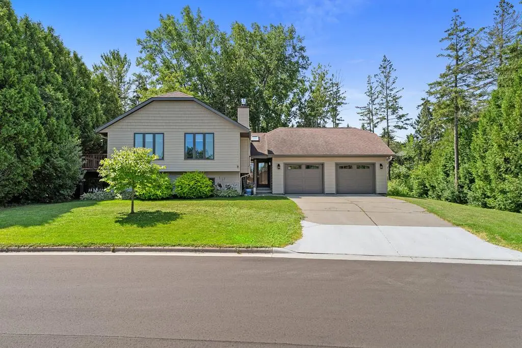 641 E Walnut Pl, Sturgeon Bay, WI 54235 - #1