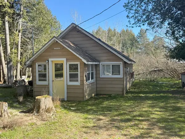 1595 Homestead Ln, Washington Island, WI 54246