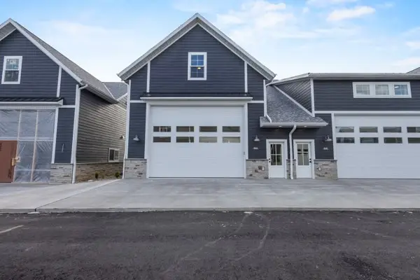 844 S 18th Ave #9, Sturgeon Bay, WI 54235 - #2