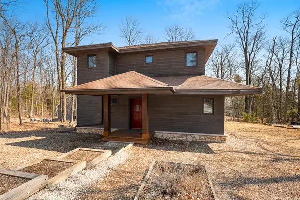 6124 Cave Point Dr, Sturgeon Bay, WI 54235
