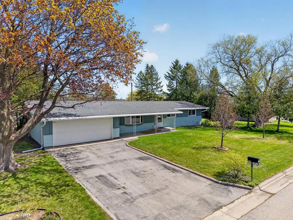 454 S Geneva Ave, Sturgeon Bay, WI 54235 - #1