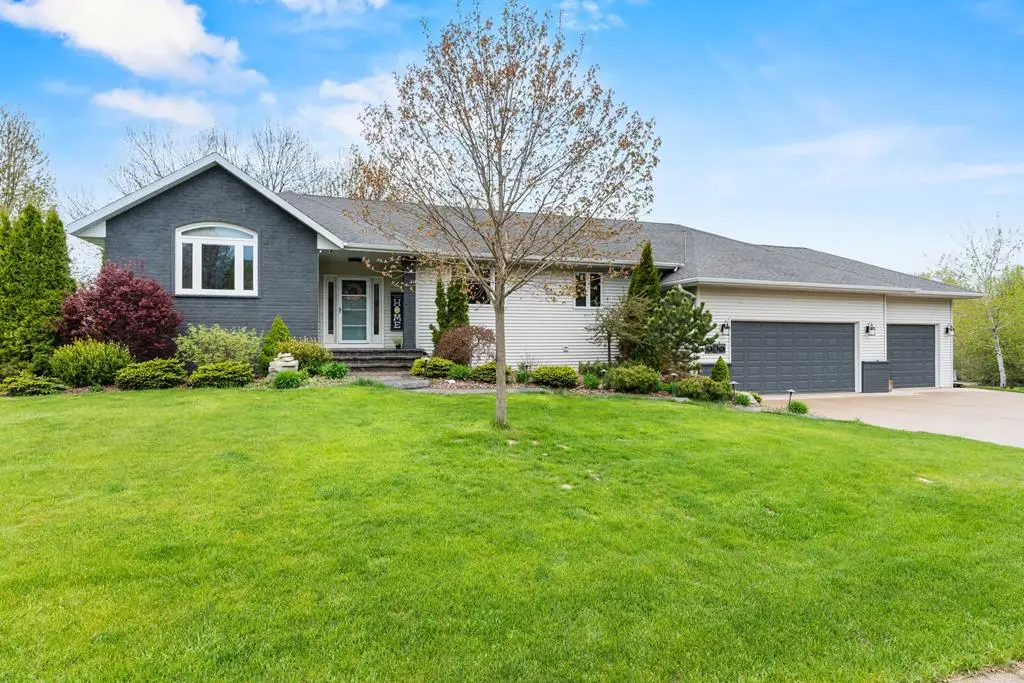 461 N 17th Dr, Sturgeon Bay, WI 54235 - #1