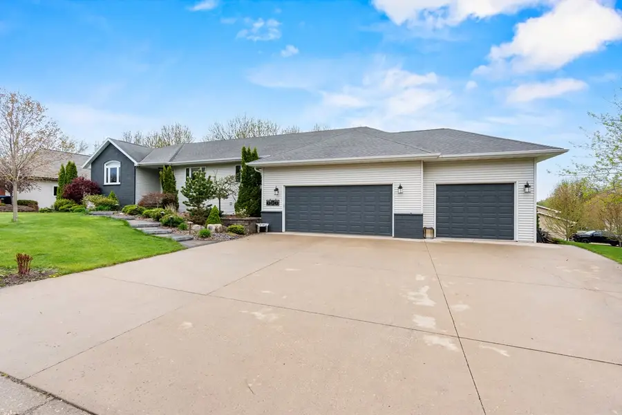 461 N 17th Dr, Sturgeon Bay, WI 54235 - #3