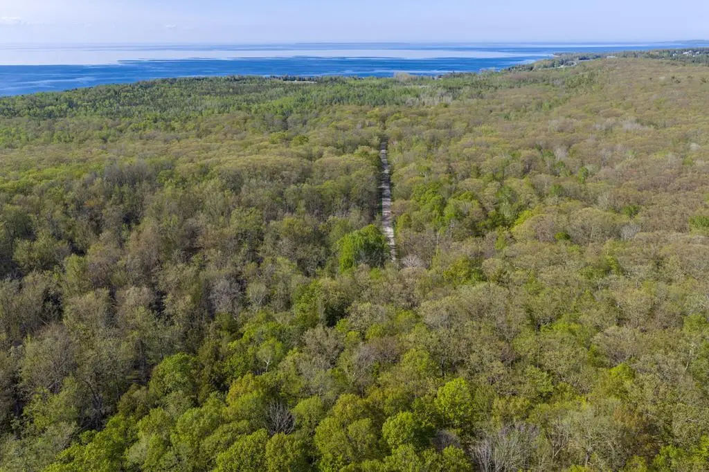 6810 Spring Ln, Egg Harbor, WI 54209 - #1