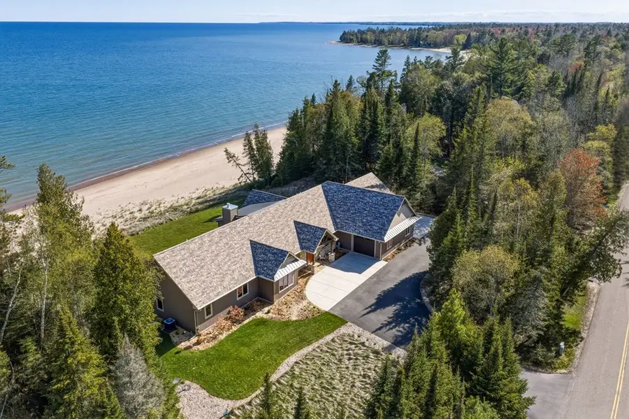 4124 Glidden Dr, Sturgeon Bay, WI 54235 - #2