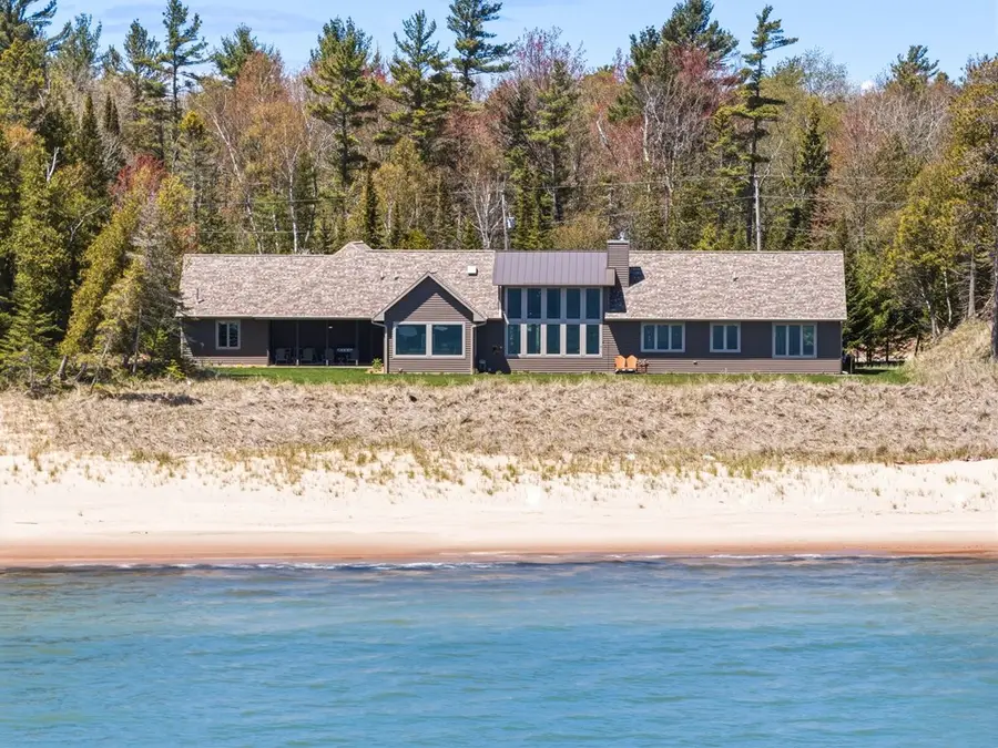 4124 Glidden Dr, Sturgeon Bay, WI 54235 - #3