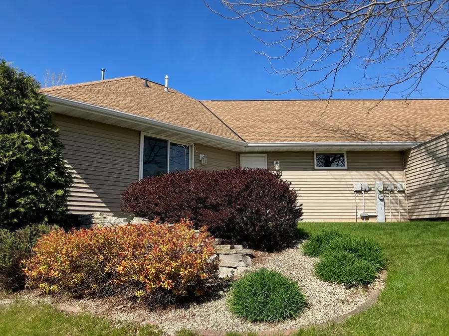 418 N 16th Cir #602, Sturgeon Bay, WI 54235 - #3