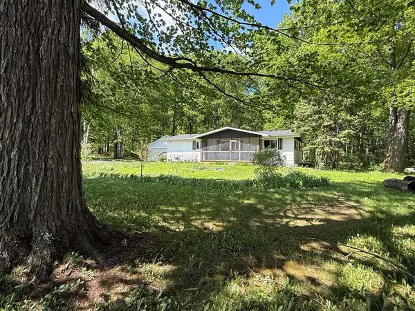 2192 School Ln, Brussels, WI 54235