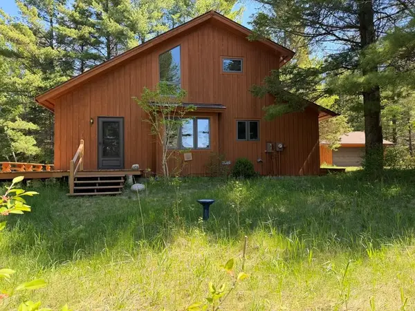 670 Wilderness Ln, Town of Liberty Grov, WI 54210