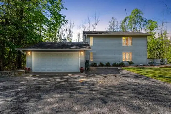7733 Sleepy Hollow Rd, Egg Harbor, WI 54209