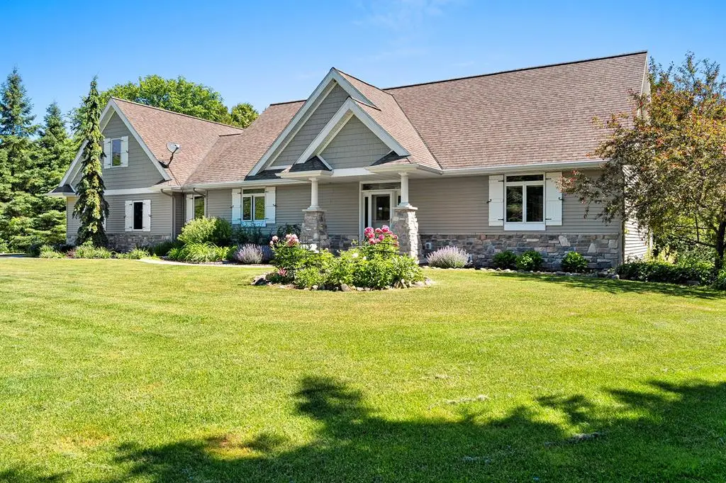 618 Forest Dr, Forestville, WI 54213 - #1