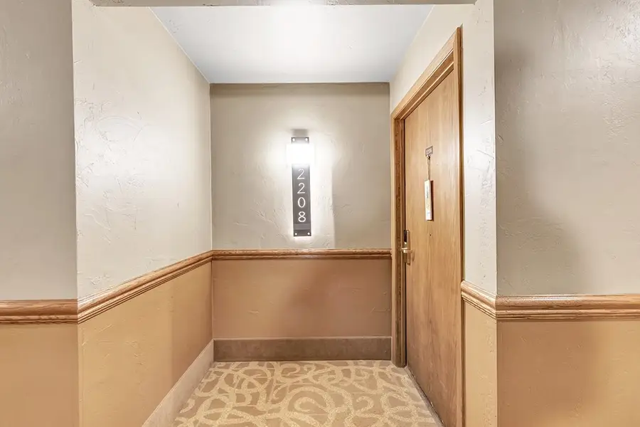 4920 Landmark Cir #208-B1/2208, Egg Harbor, WI 54209 - #2