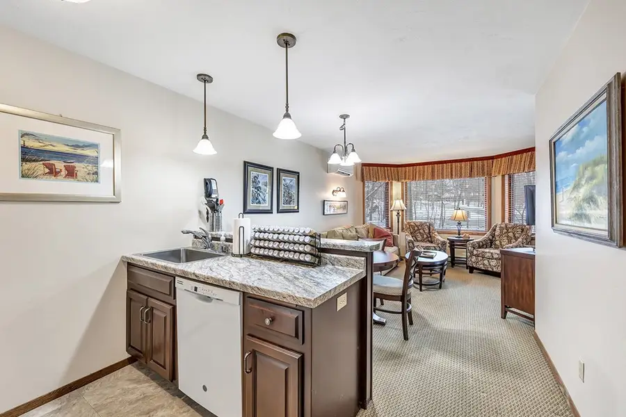 4920 Landmark Cir #208-B1/2208, Egg Harbor, WI 54209 - #3