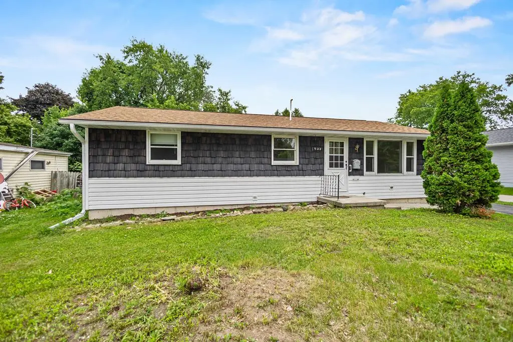 928 N 6th Ave, Sturgeon Bay, WI 54235 - #1