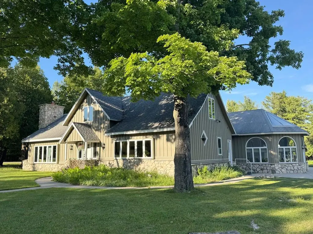 1292 East Side Rd, Washington Island, WI 54246 - #1