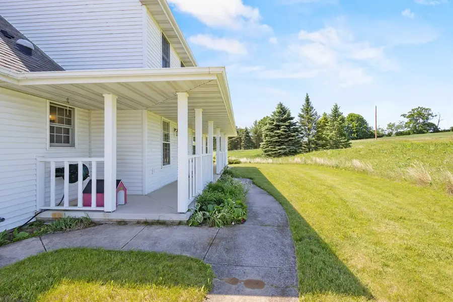 1322 S Lake Michigan Dr, Clay Banks, WI 54235 - #3