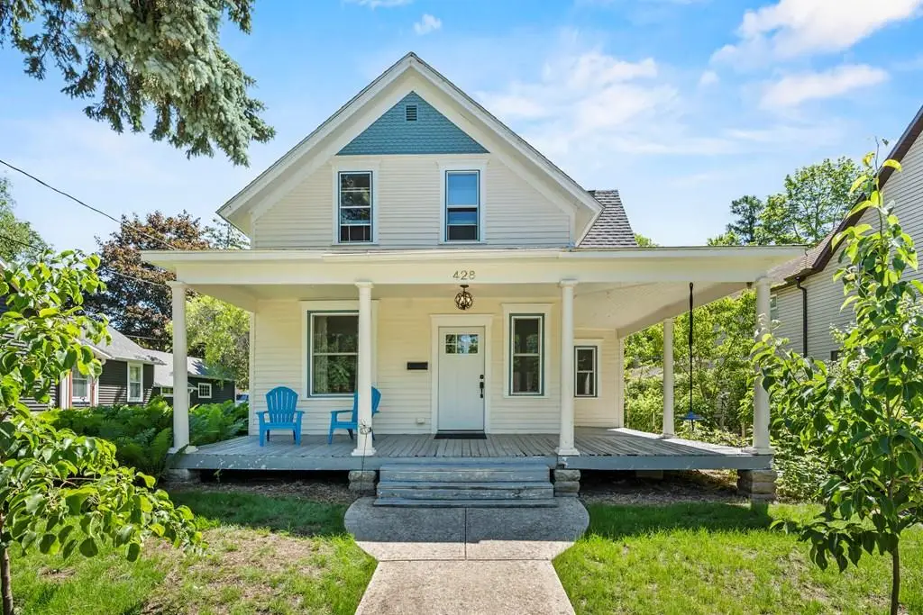 428 N 5th Pl, Sturgeon Bay, WI 54235 - #1