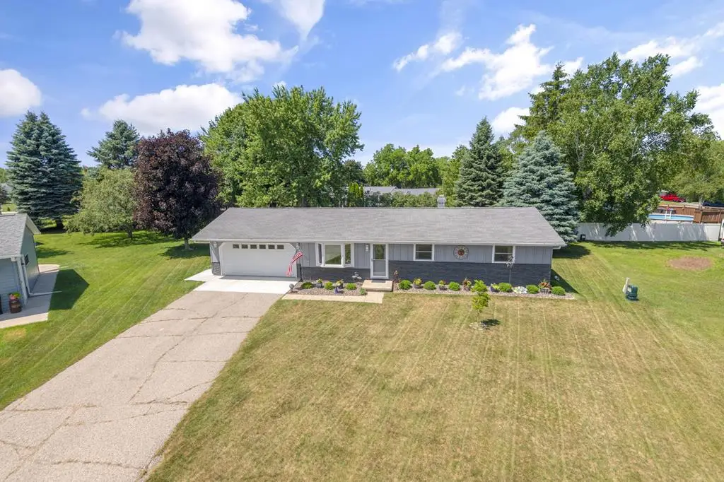 420 W Walnut Ct, Sturgeon Bay, WI 54235 - #1