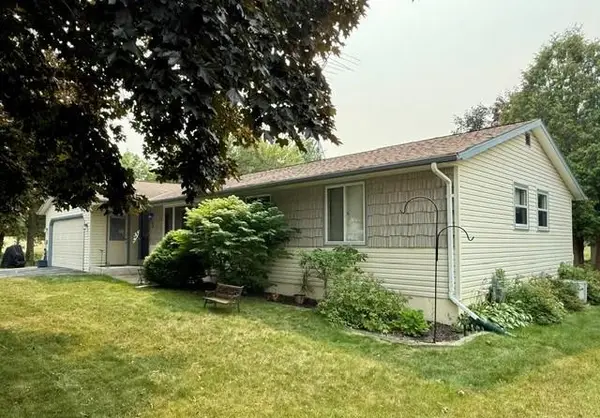 863 S Lansing Ave, Sturgeon Bay, WI 54235