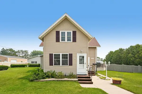 1212 6th St, Algoma, WI 54201