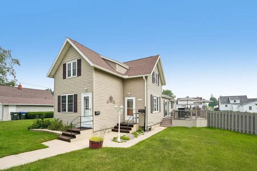 1212 6th St, Algoma, WI 54201 - #2