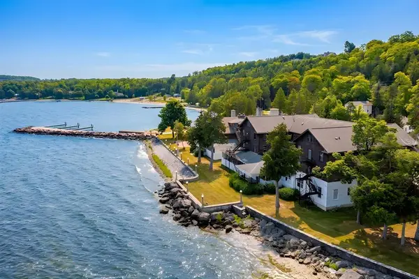 7715 Alpine Rd, Egg Harbor, WI 54209