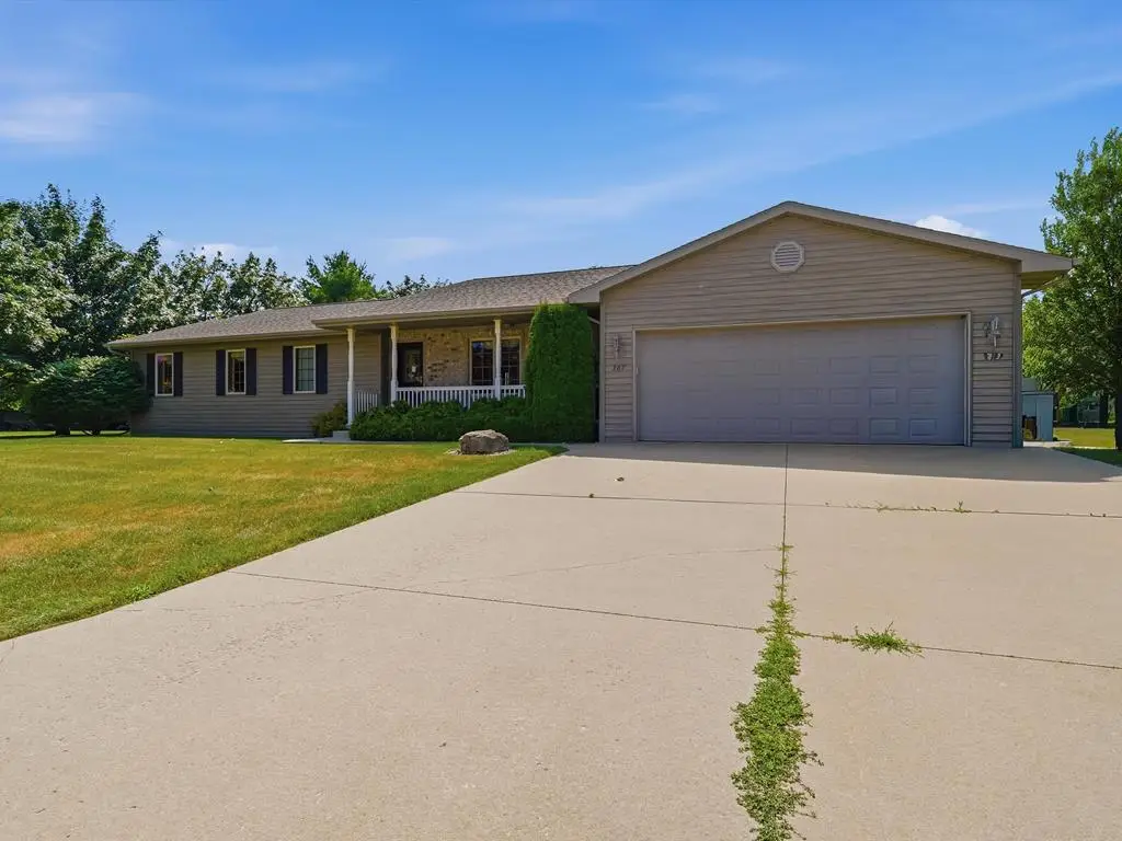 367 N 19th Ave, Sturgeon Bay, WI 54235 - #1