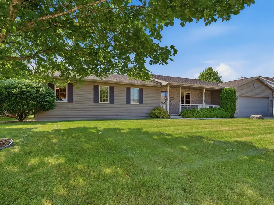 367 N 19th Ave, Sturgeon Bay, WI 54235 - #3