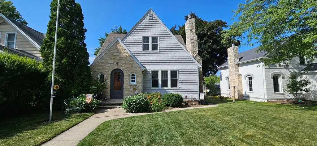 50 Pine St, Sturgeon Bay, WI 54235 - #1