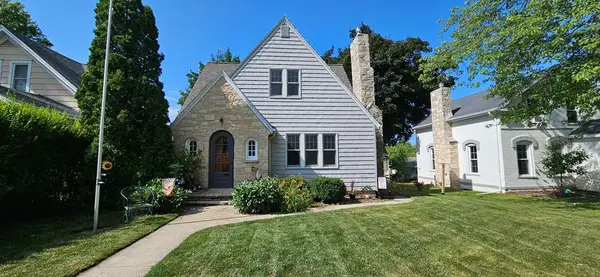 50 Pine St, Sturgeon Bay, WI 54235