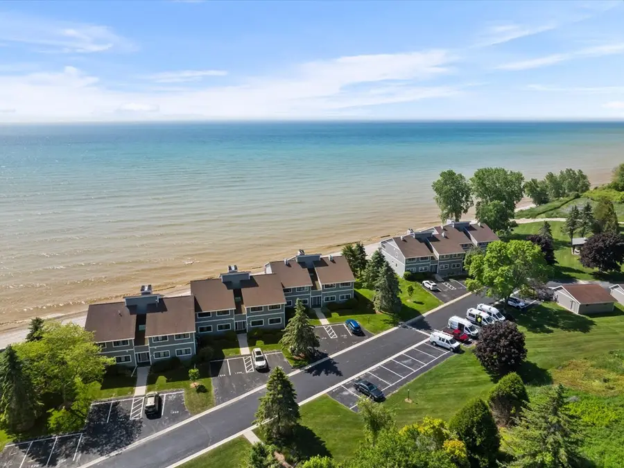 130 Summit Beach Dr #D, Algoma, WI 54201 - #2