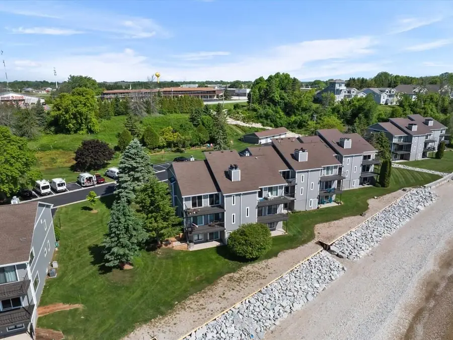 130 Summit Beach Dr #D, Algoma, WI 54201 - #3