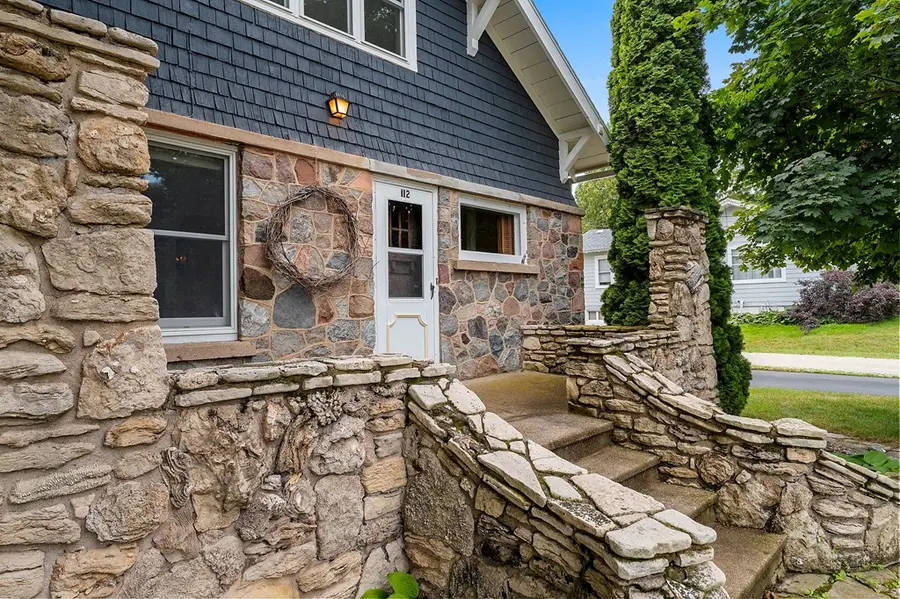 112 S Hudson Ave, Sturgeon Bay, WI 54235 - #3