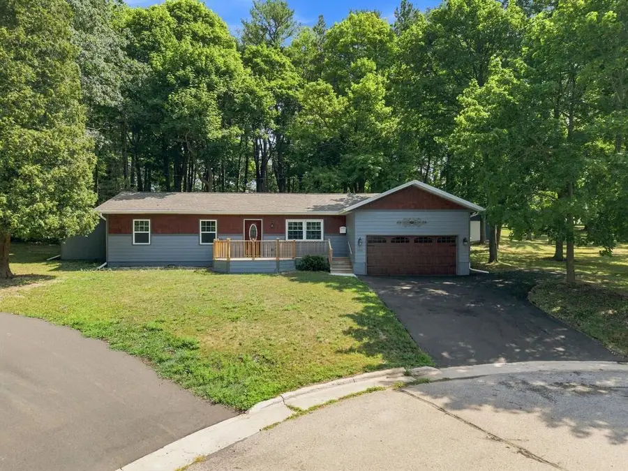 462 N 7th Pl, Sturgeon Bay, WI 54235 - #2