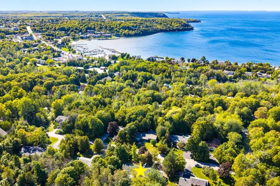 10786 Birchwood Dr, Sister Bay, WI 54234 - #2