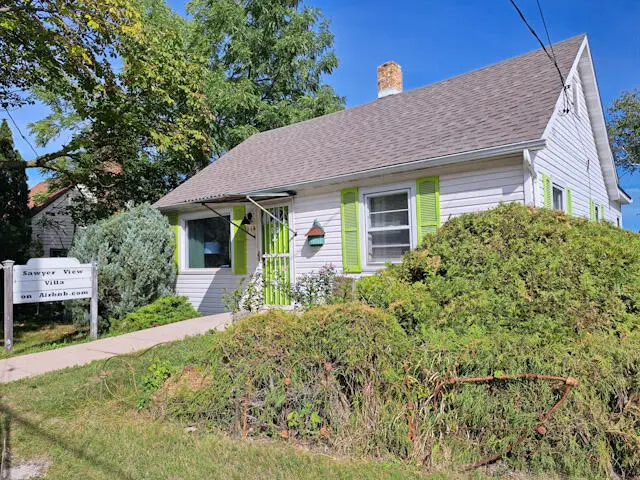 218 S Neenah Ave, Sturgeon Bay, WI 54235 - #2