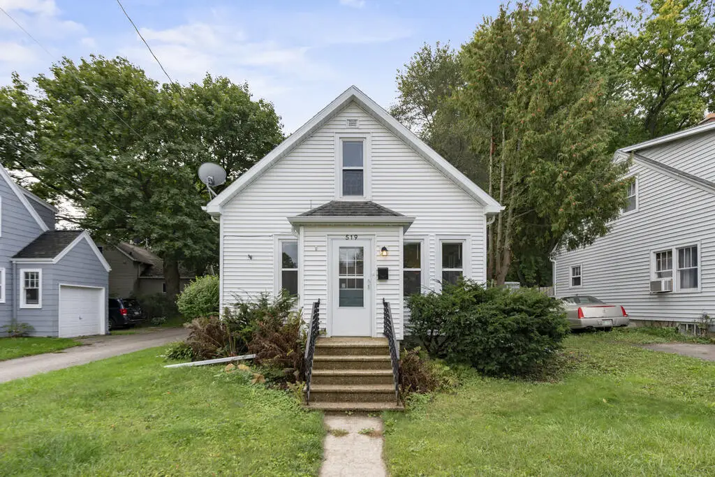 519 Maple St, Sturgeon Bay, WI 54235 - #1