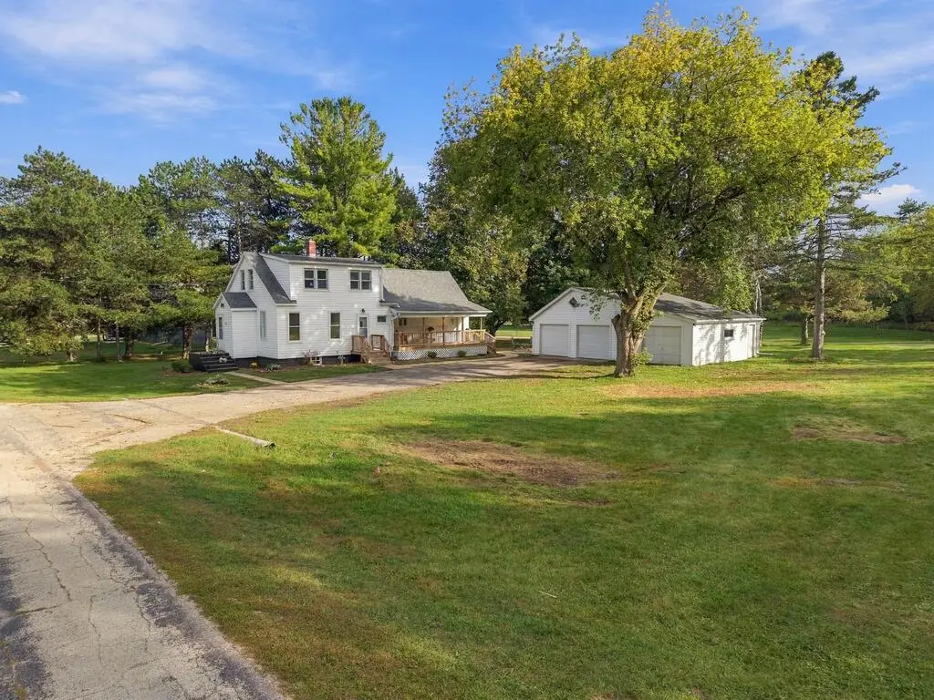 6413 W Duluth Pl, Sturgeon Bay, WI 54235 - #1
