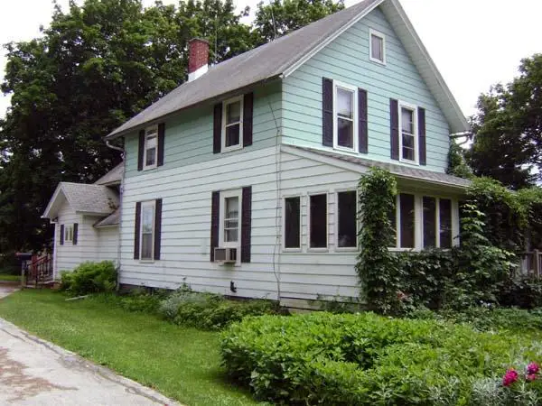 W274N7410 Lake Five ROAD, Hartland, WI 53029