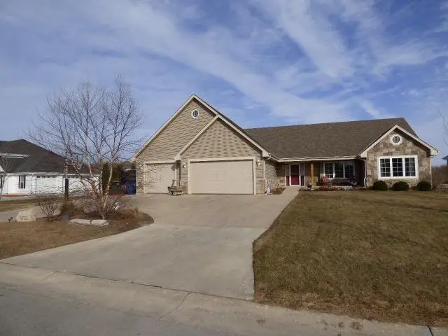 9722 S Mustang PLACE, Oak Creek, WI 53154 - Image #1