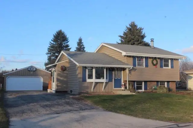 3424 Indian TRAIL, Racine, WI 53402 - #1