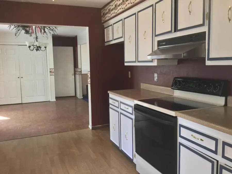 145 Laurel DRIVE S, West Bend, WI 53095 - #3