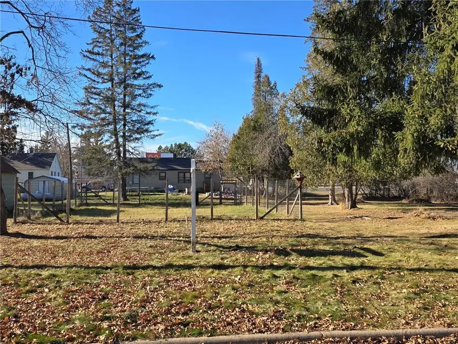 814 E 4th Street, Ladysmith, WI 54848 - Image #3