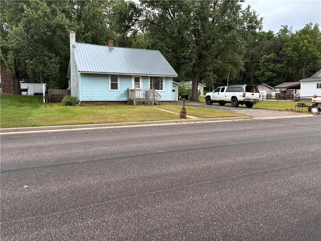 825 E Washington Street, Durand, WI 54736 - Image #1