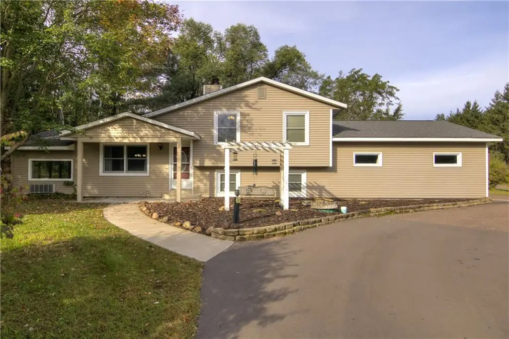 4983 S Lowes Creek Road, Eau Claire, WI 54701 - Image #1