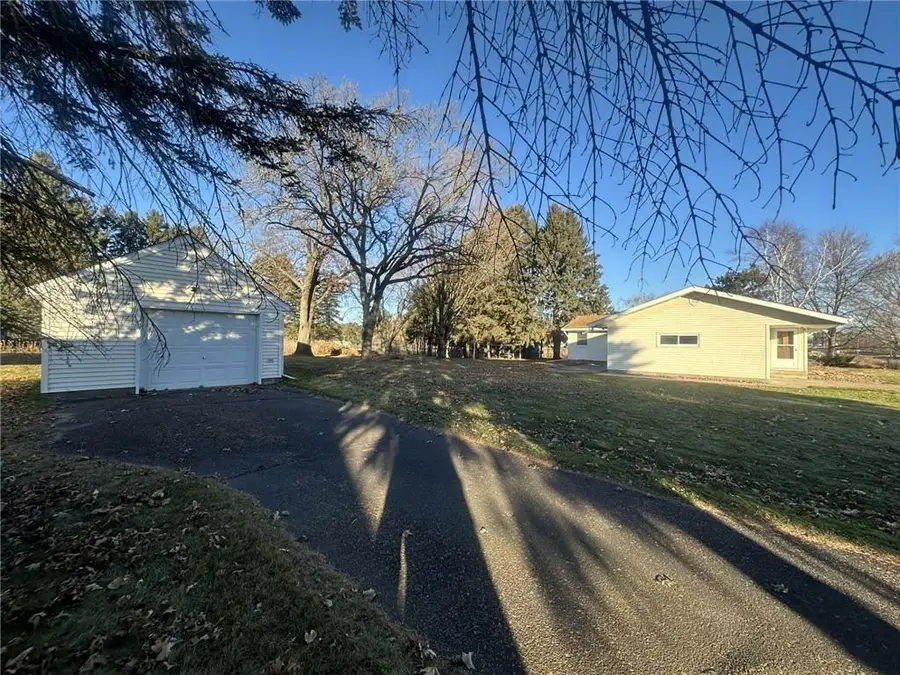 3230 Preston Road, Eau Claire, WI 54703 - Image #2