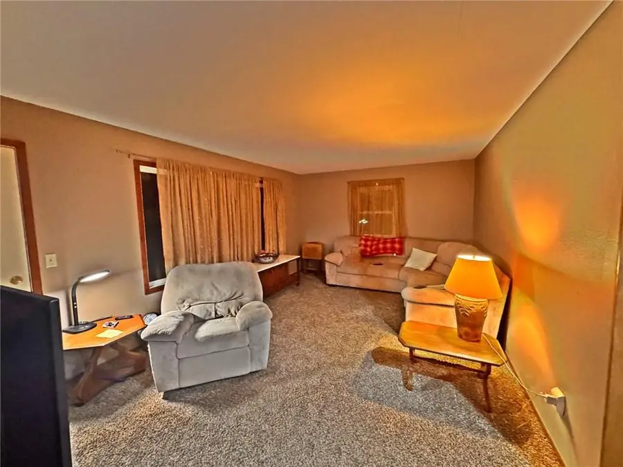 6806 Curvue Road, Eau Claire, WI 54703 - Image #3