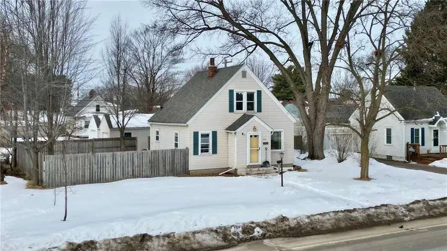 1530 Margaret Street, Eau Claire, WI 54701 - #3