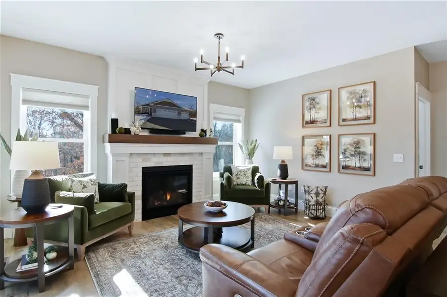 4615 S Oakwood Hills Parkway, Eau Claire, WI 54701 - #3