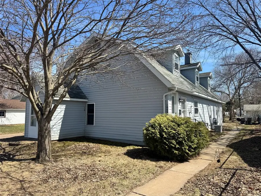 1009-1011 Saint Augustine #2, Chippewa Falls, WI 54729 - #2